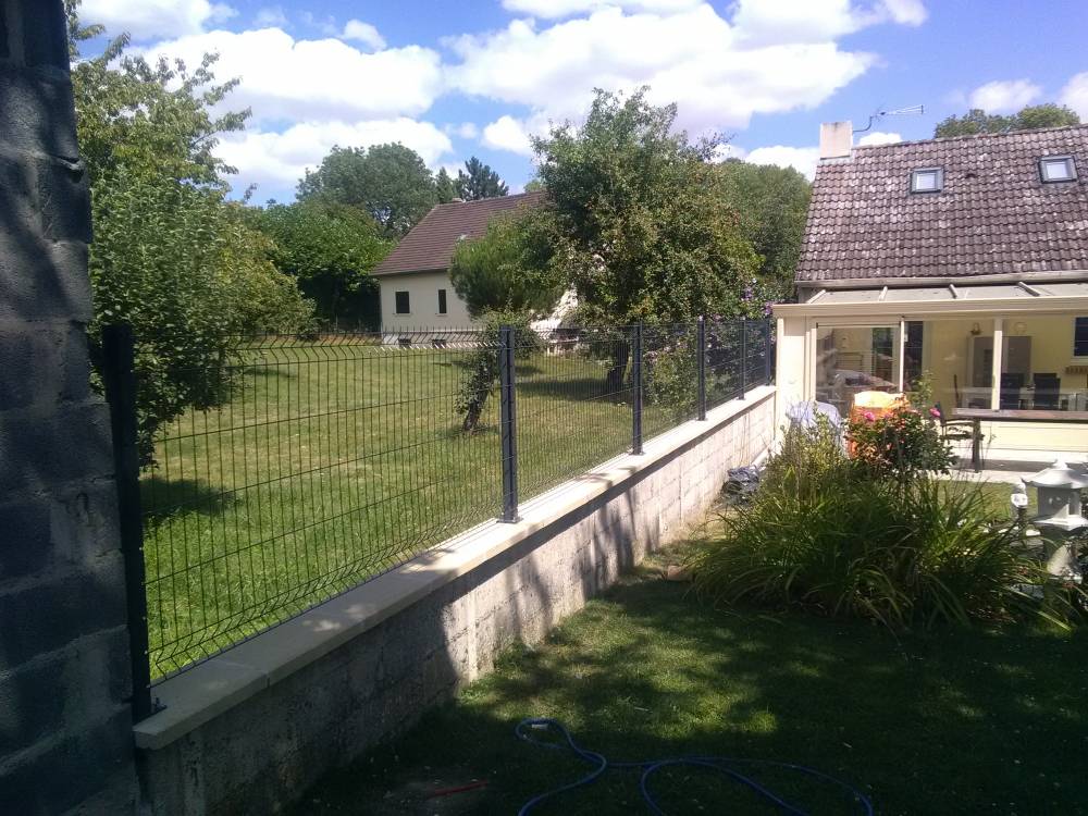 Pose de clôtures près de Breteuil 60